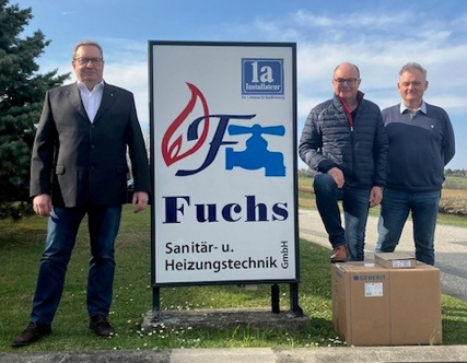 Auch Herr Kobor als Vertreter der Firma Geberit war bei der Übergabe des hochwertigen Gewinns mit dabei.